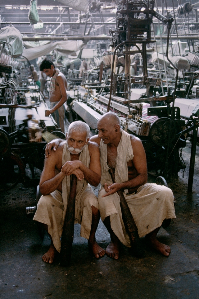 INDIA-10679NF2, Bombay, India, 09/1993. Textiles,