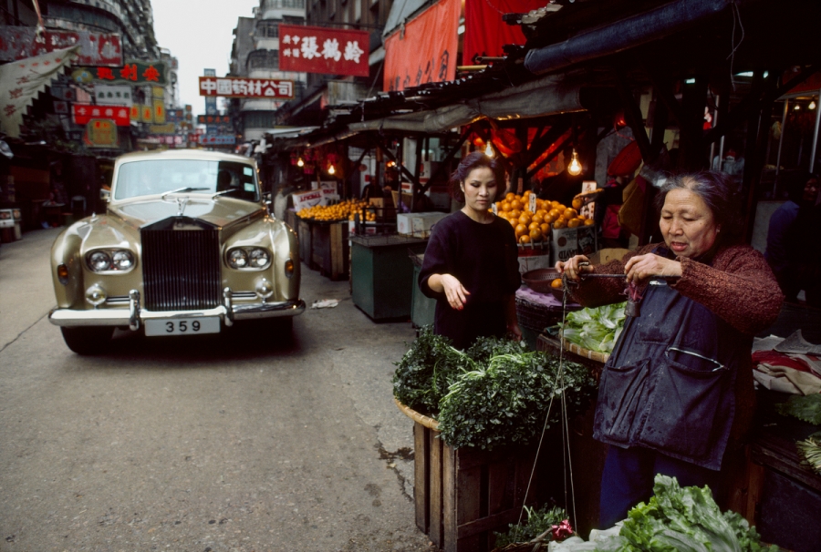 00116_03, Hong Kong, China, 1985. CHINA-10041. Women in a market in China.
