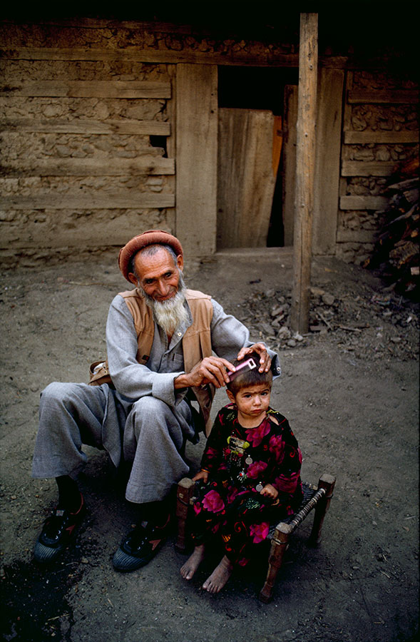 Мой дед афганский. Стив МАККАРРИ. Афганский дед. Афганские дедушки. Афганцы деды.